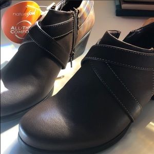 Taupe Kalipso Natural Soul women’s shoe 7.5